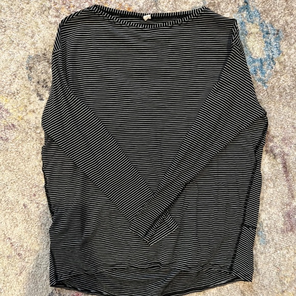 Lululemon Back in Action Top - Picture 4 of 4